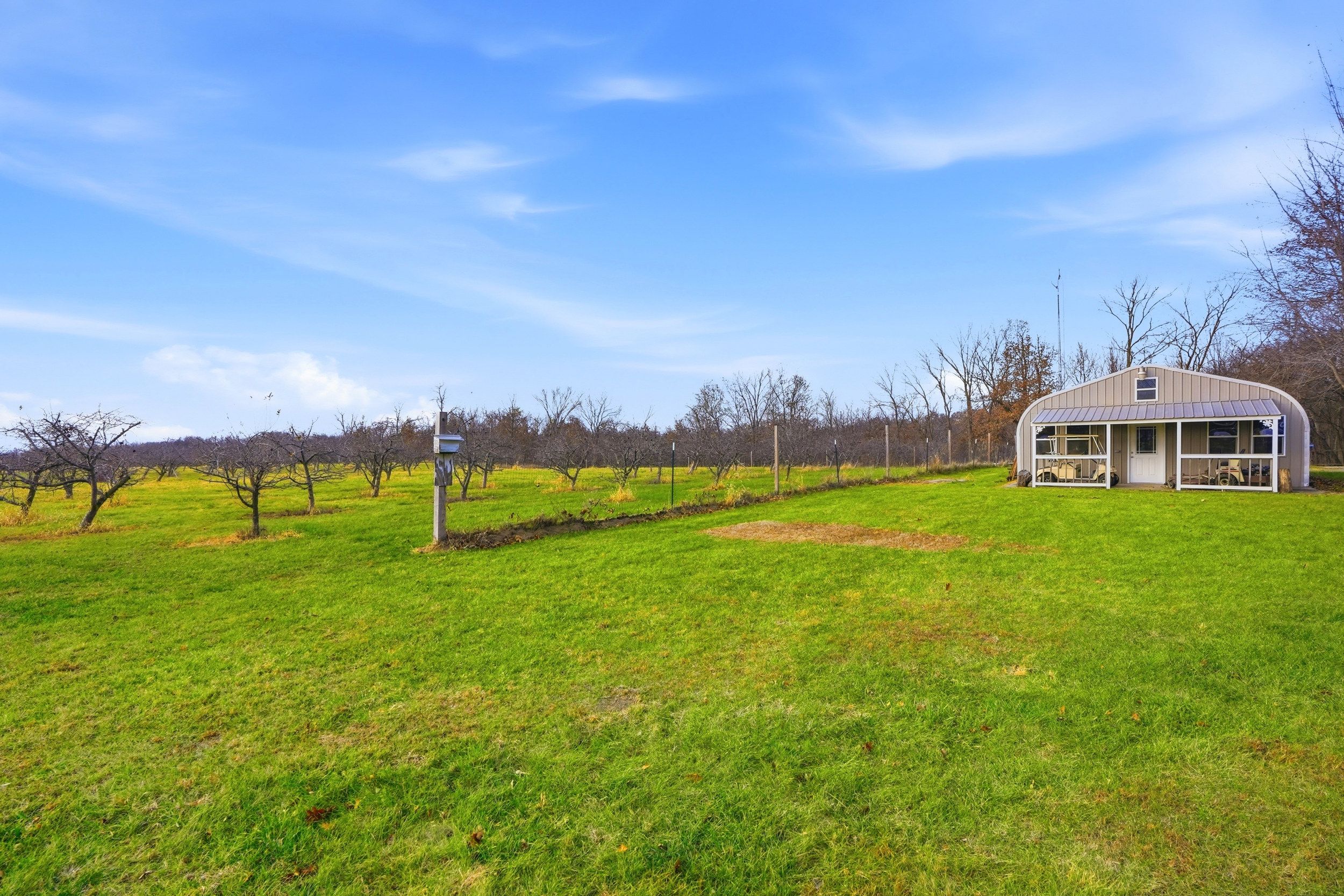 Listing Photo: 3300 Underwood Ave 0060-